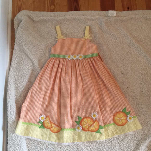 Matching little girl and doll dress - Picture 3 of 6